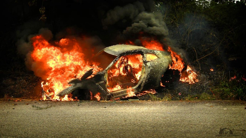 Nissan gtr crash and burn in malaysia 2011 #8