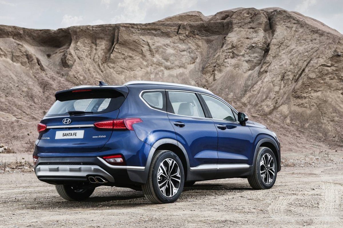 Up Close With the 2024 Hyundai Santa Fe: A Radical but Promising Departure