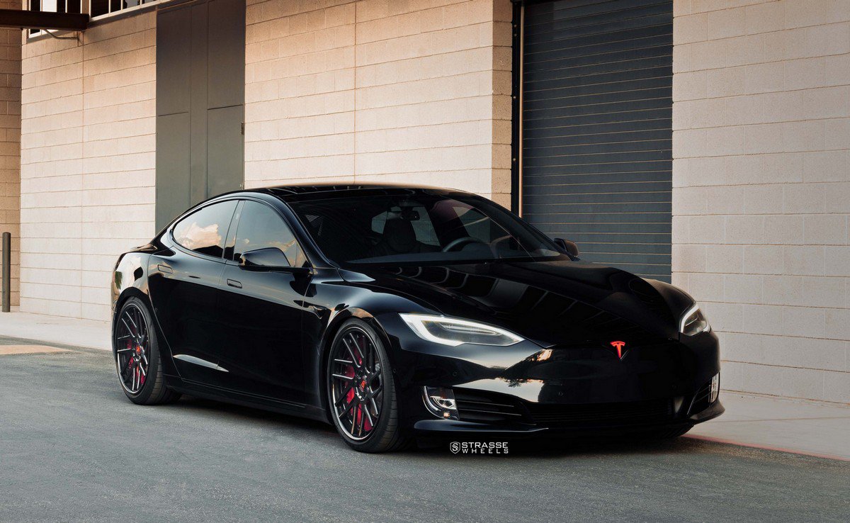 Tesla Model S P100d Gets Sinister Black Treatment From
